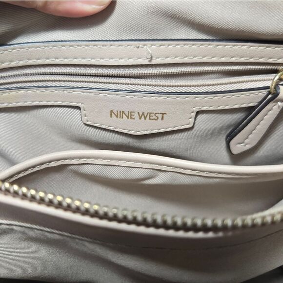 Nine West Casual Satchel Bag Like New Light Mauve And Cream Color - Picture 12 of 17
